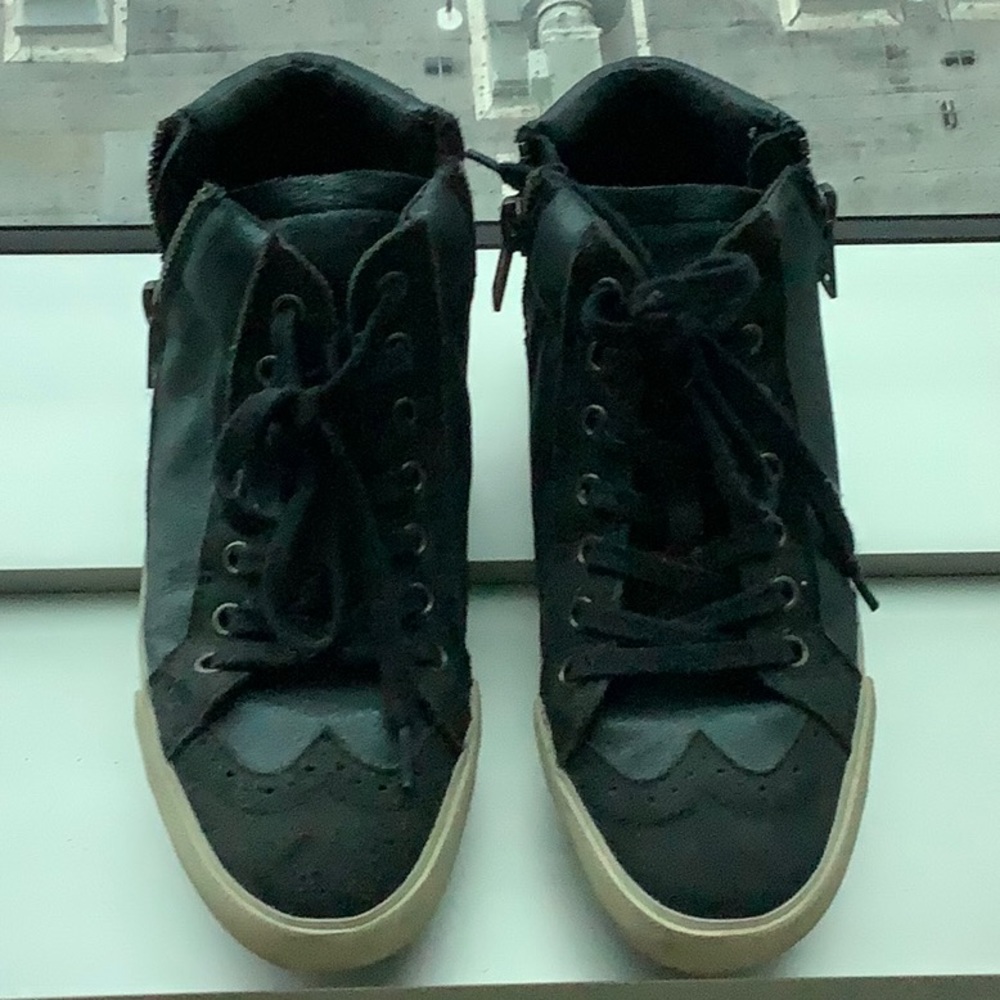 Ash Sneakers